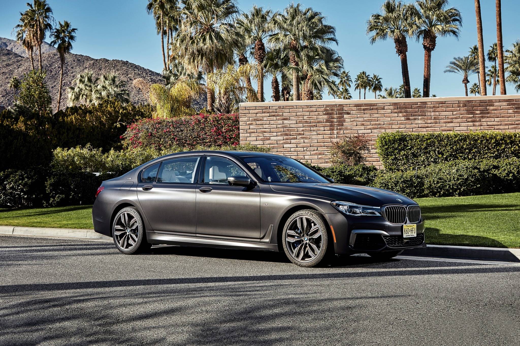 2018 BMW 7-Series VINs, Configurations, MSRP & Specs - AutoDetective